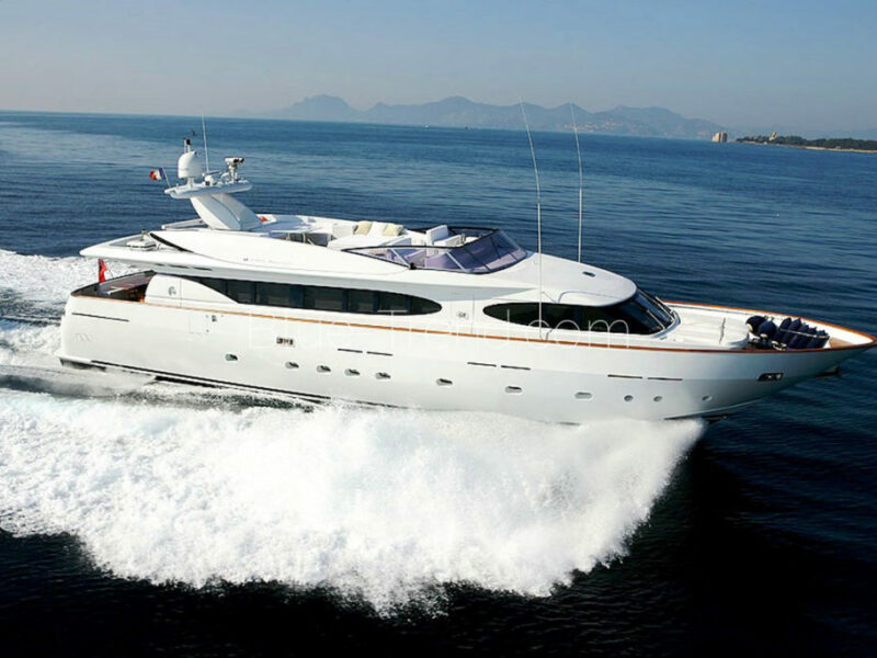 00_Talila_at_sea