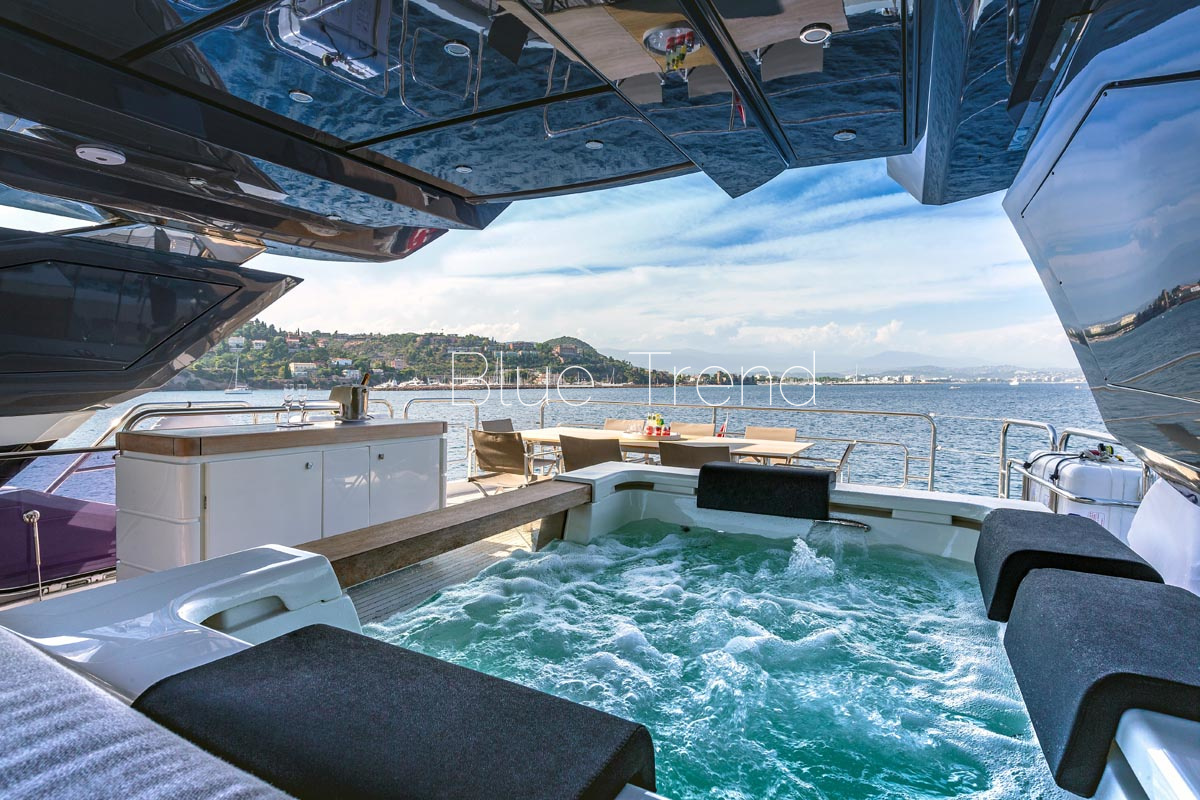 charter yacht Esmeralda of the Seas jacuzzi charter yacht Esmeralda of the Seas jacuzzi