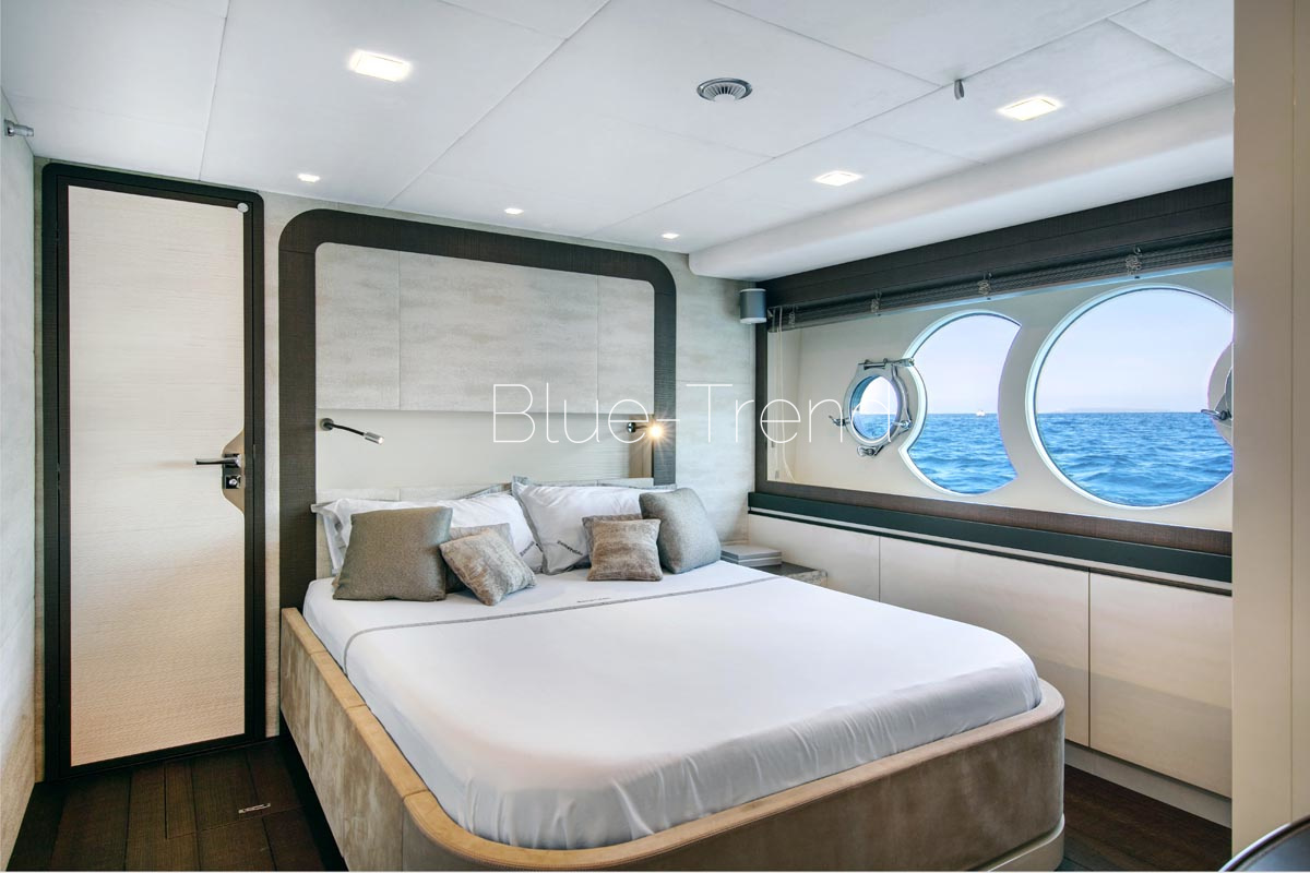 charter yacht Esmeralda of the Seas VIP charter yacht Esmeralda of the Seas VIP
