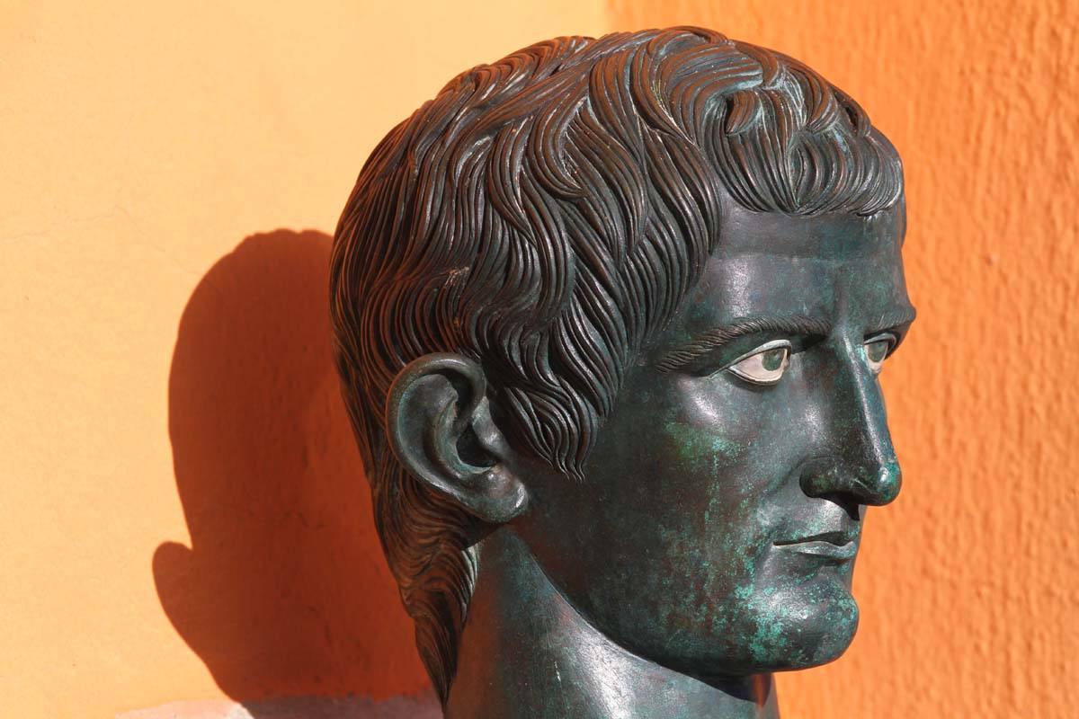 eccentric emperor CALIGULA CALIGULA
