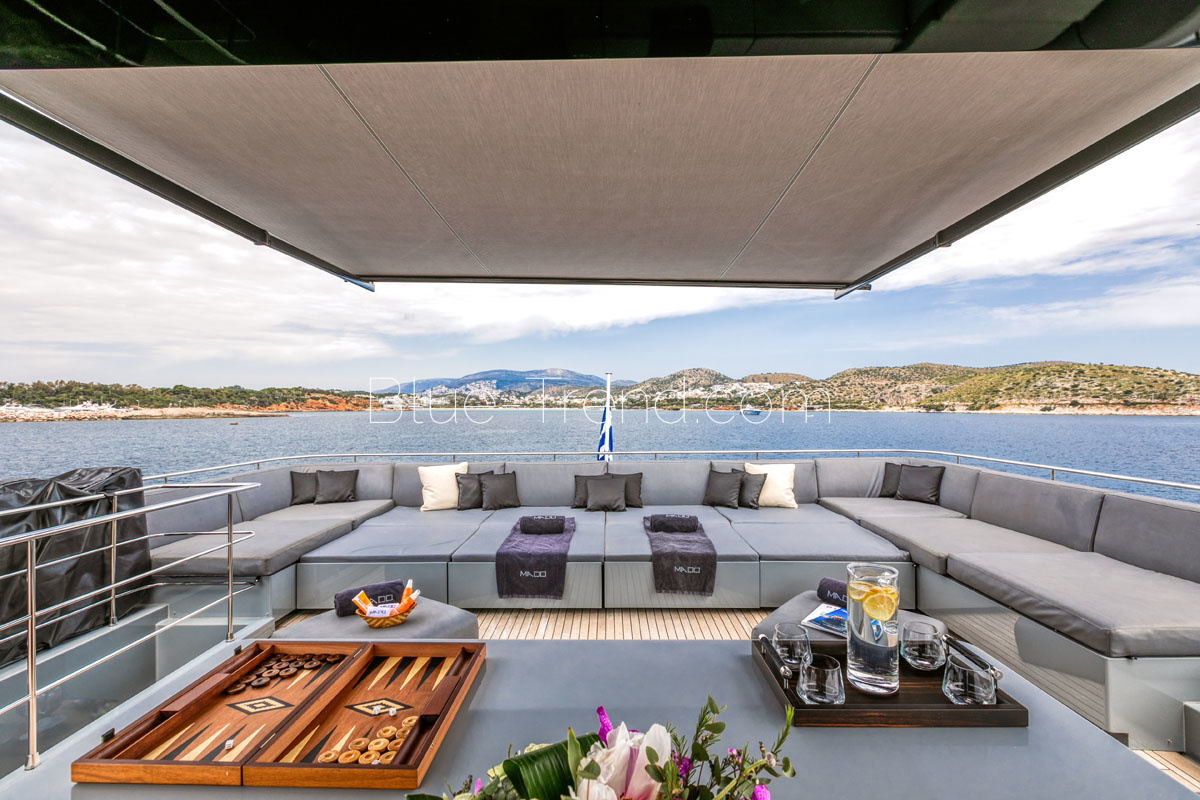 ADMIRAL 40 top deck sunpad ADMIRAL 40 top deck sunpad
