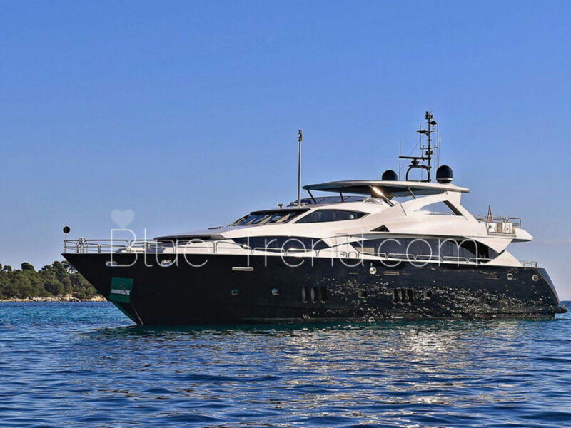 01_ tenacity at sea