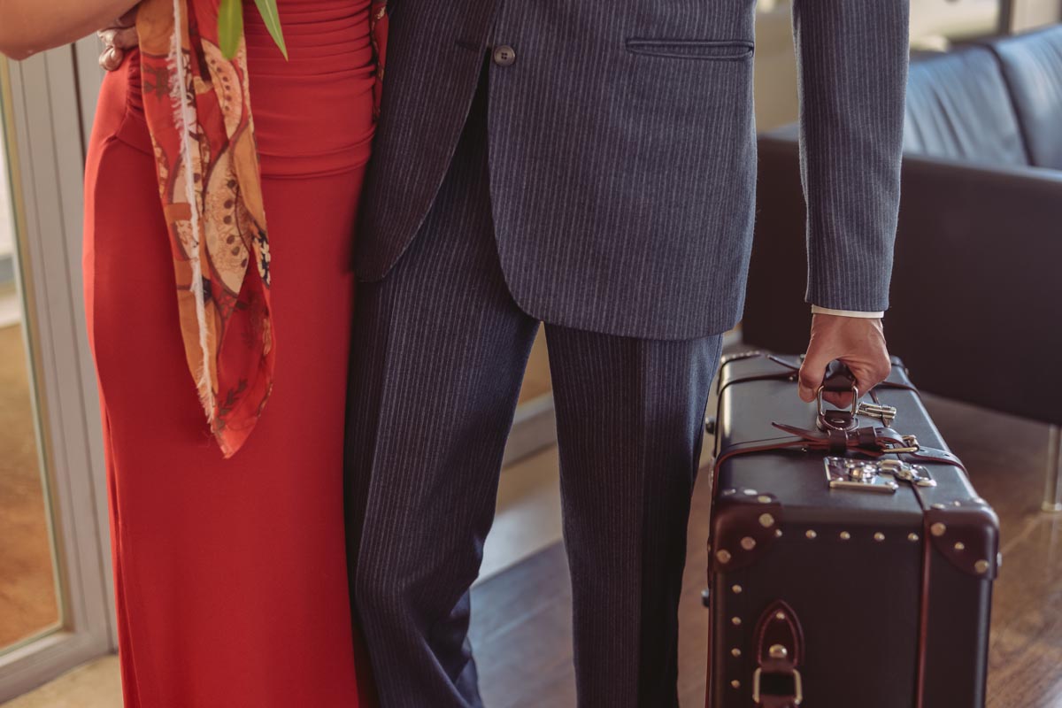 Elegant couple travelling_ ITLM 446722870