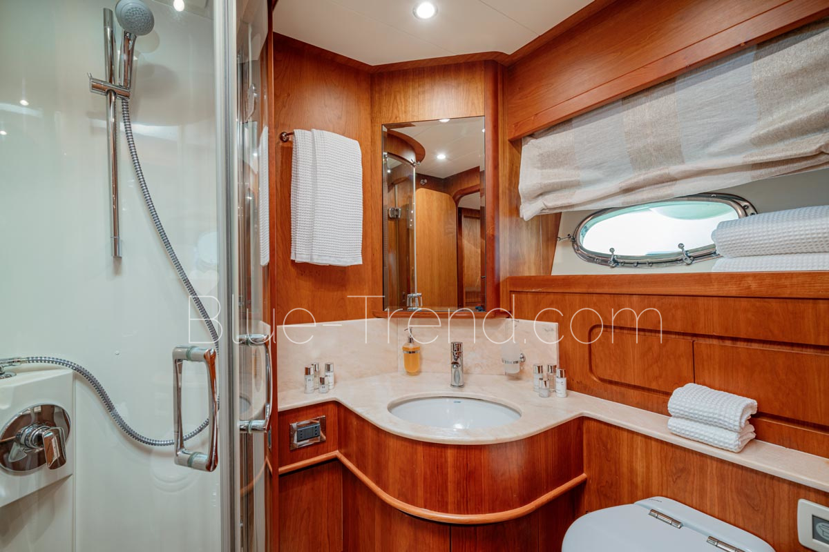 charter yacht ROCK MOON VIP shower charter yacht ROCK MOON VIP shower
