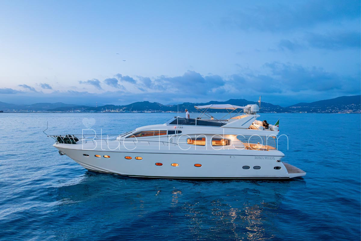 Charter yacht ROCK MOON Charter yacht ROCK MOON