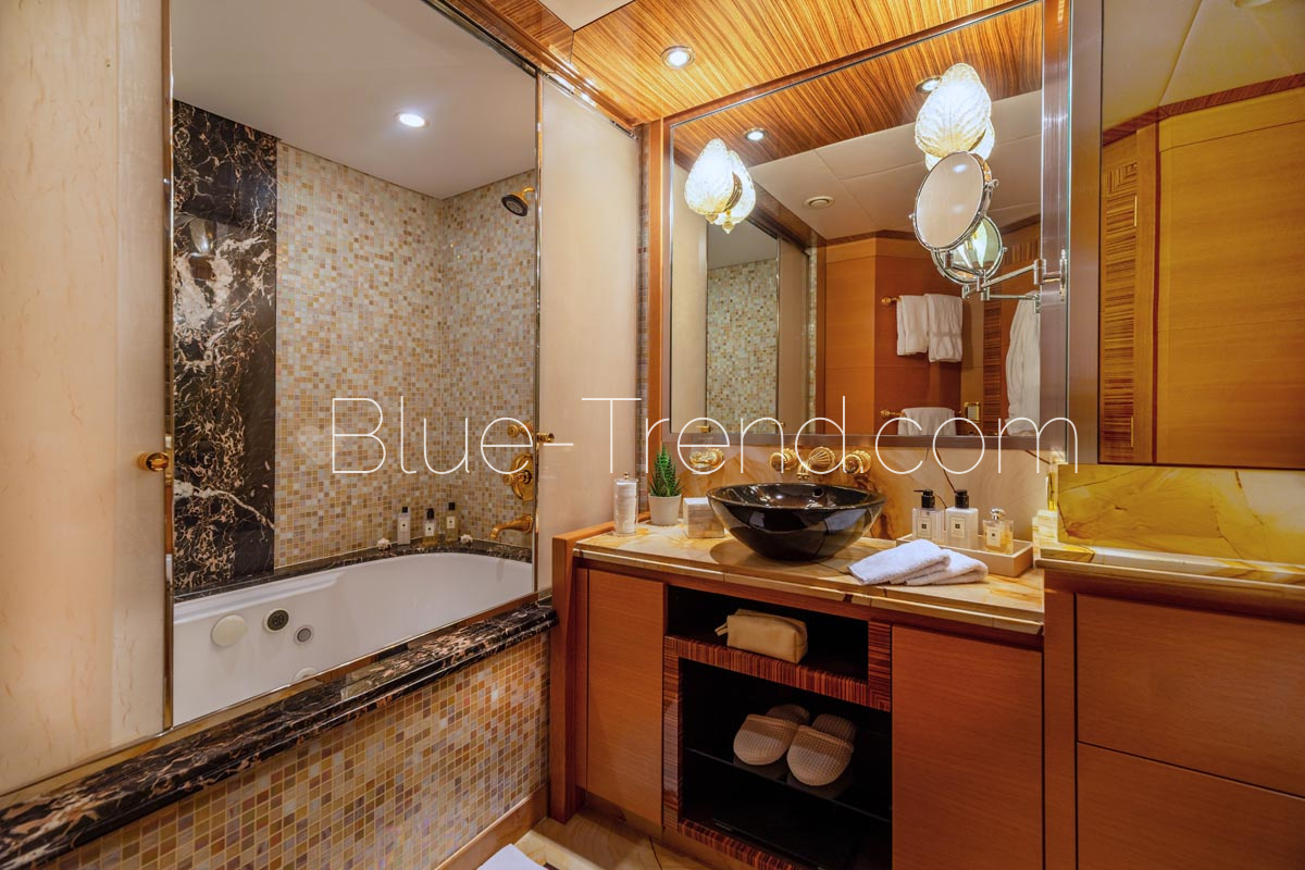 150ft charter yacht HOKULANI Master Bathroom 150ft charter yacht HOKULANI Master Bathroom