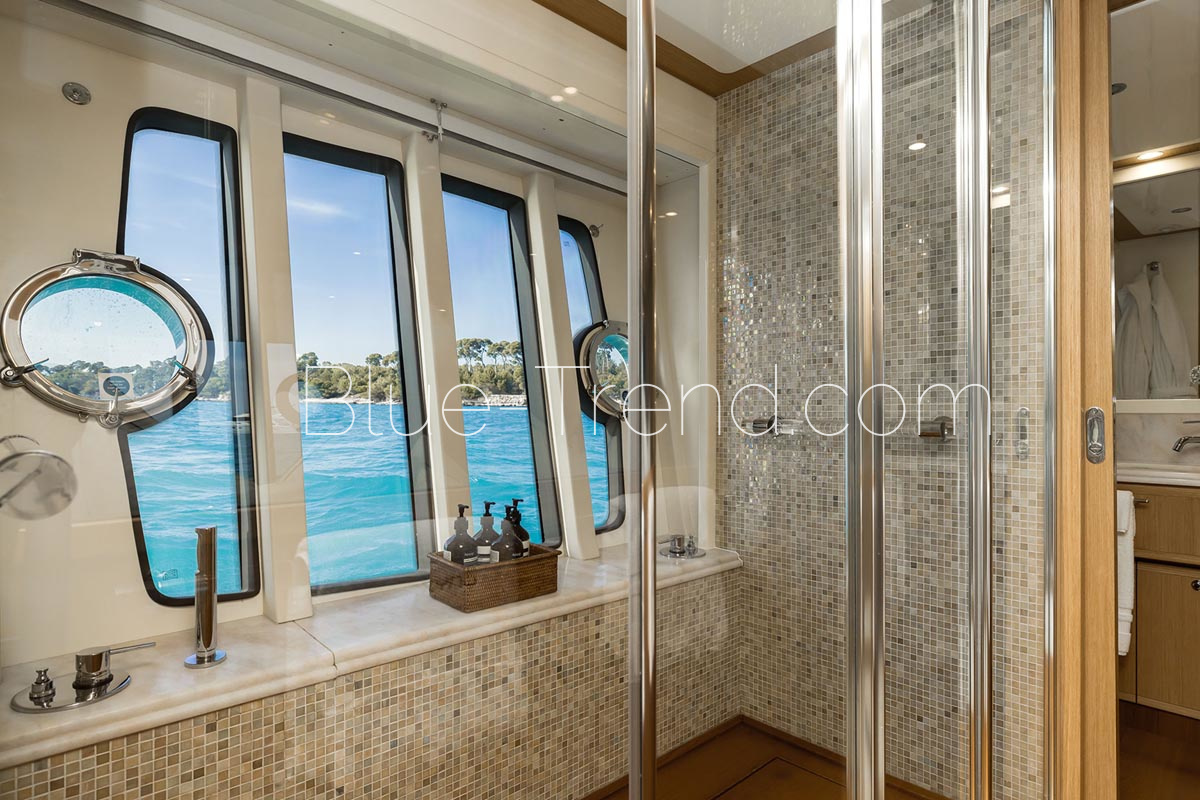 Charter yacht ONYX Master ensuite Charter yacht ONYX Master ensuite