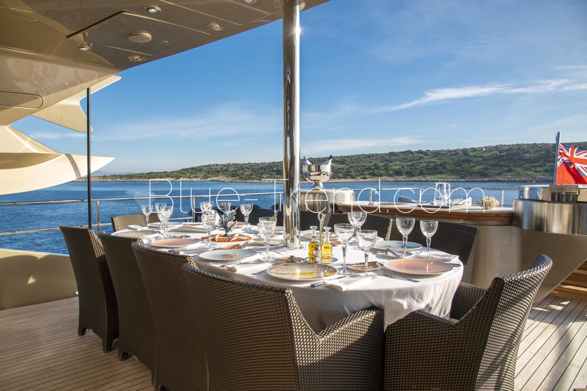45,70m charter yacht HOKULANI top deck alfresco dining 45,70m charter yacht HOKULANI top deck alfresco dining