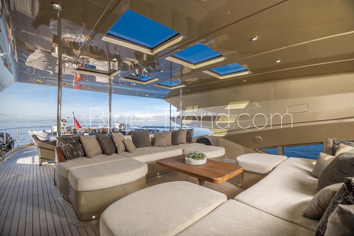 Palmer Johnson 150 HOKULANI top deck lounge Palmer Johnson 150 HOKULANI top deck lounge