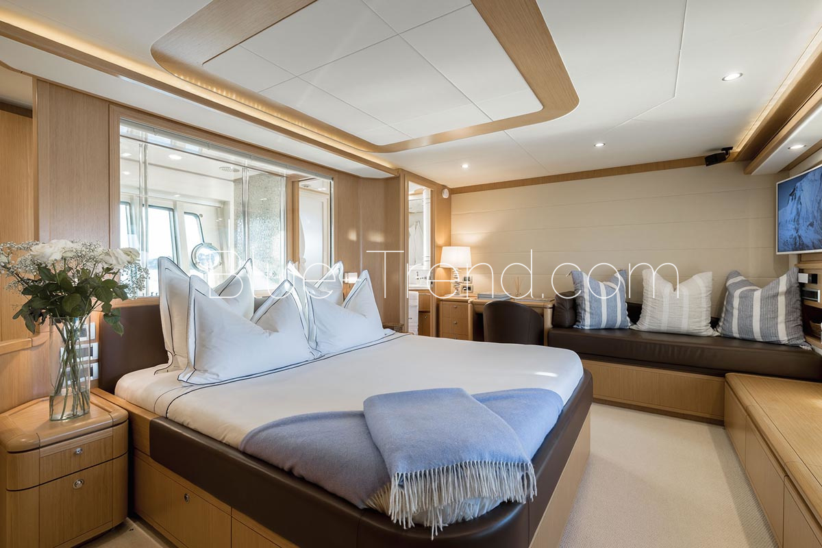 charter yacht ONYX Master cabin charter yacht ONYX Master cabin
