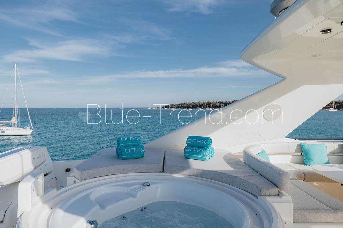 Ferretti 830 charter yacht ONYX jacuzzi Ferretti 830 charter yacht ONYX jacuzzi
