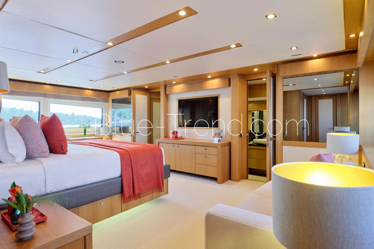 35m Sunseeker MAKANI II Master Suite 35m Sunseeker MAKANI II Master Suite