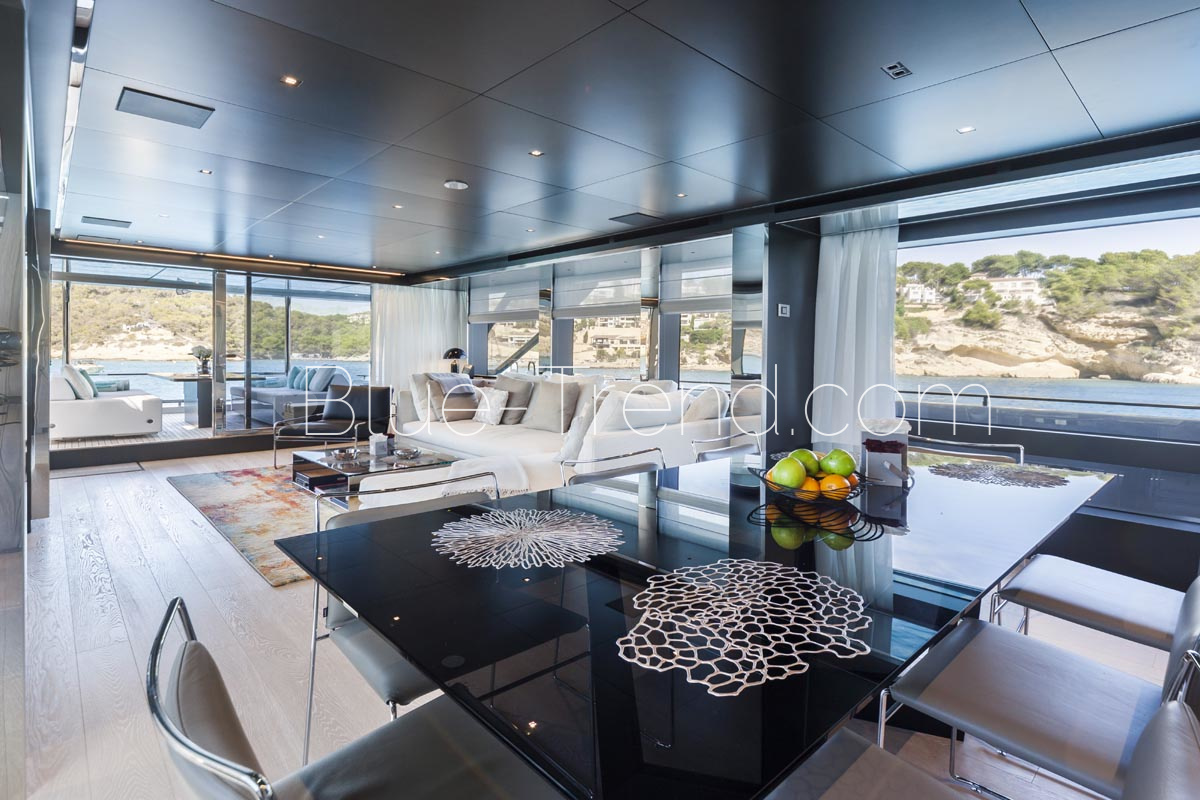 Barracuda III Riva Argo 90 salon & dining salon Barracuda III Riva Argo 90 salon & dining salon