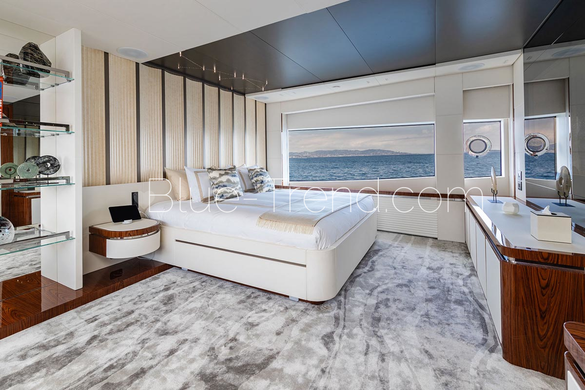 charter yacht LAFAYETTE Mastern charter yacht LAFAYETTE Mastern