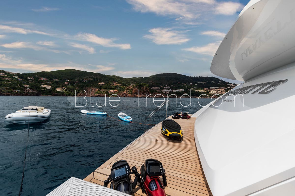 charter yacht LAFAYETTE bathing platform charter yacht LAFAYETTE bathing platform