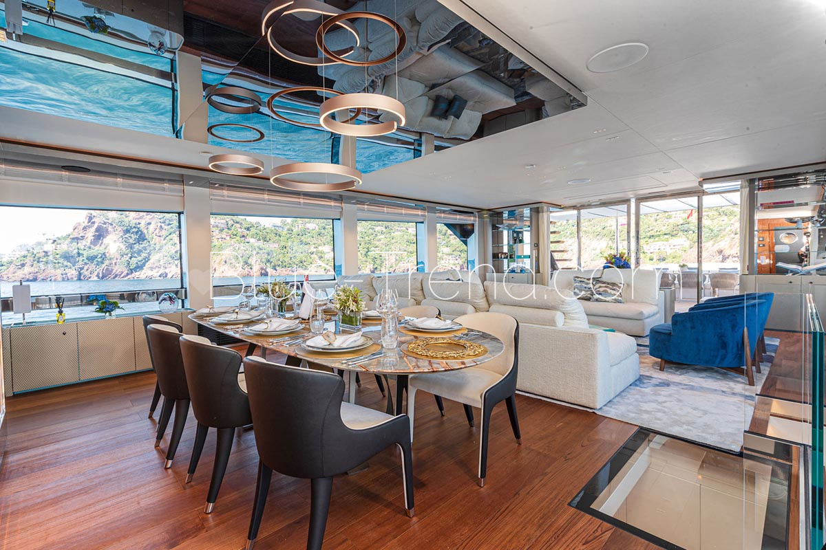 charter yacht LAFAYETTE salon & dining salon charter yacht LAFAYETTE salon & dining salon