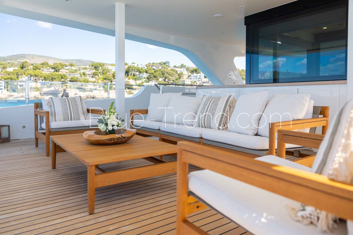 MOKA top deck lounge forward MOKA top deck lounge forward