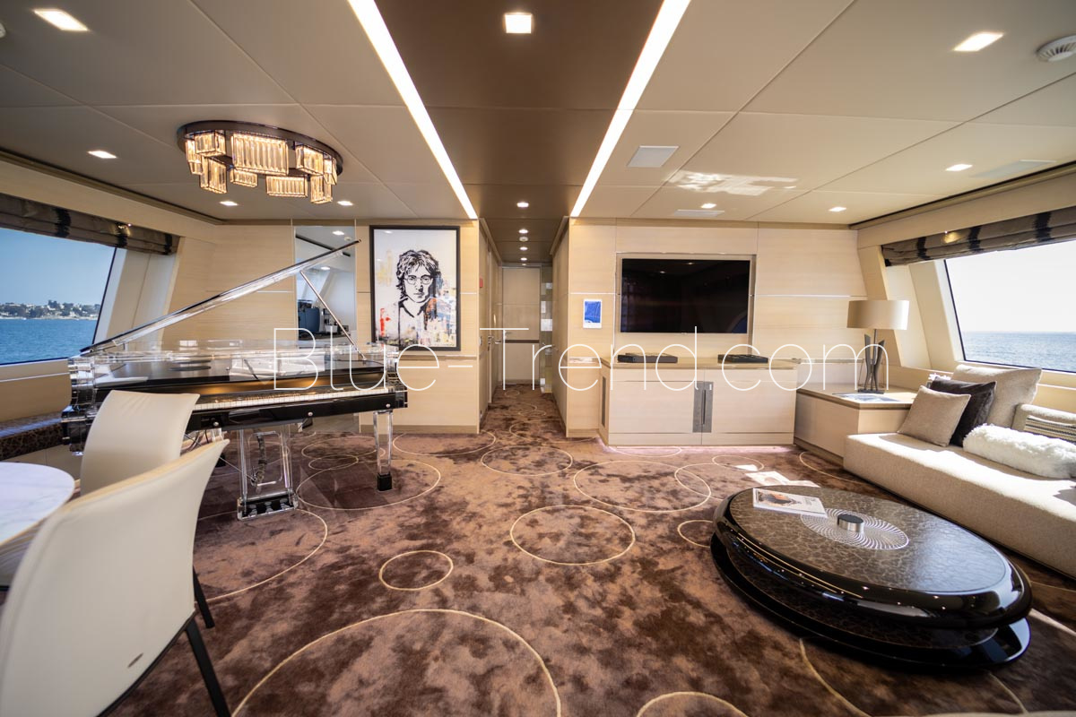 Benetti Fast 135 CHARADE upper salon Benetti 125 Fast CHARADE upper salon