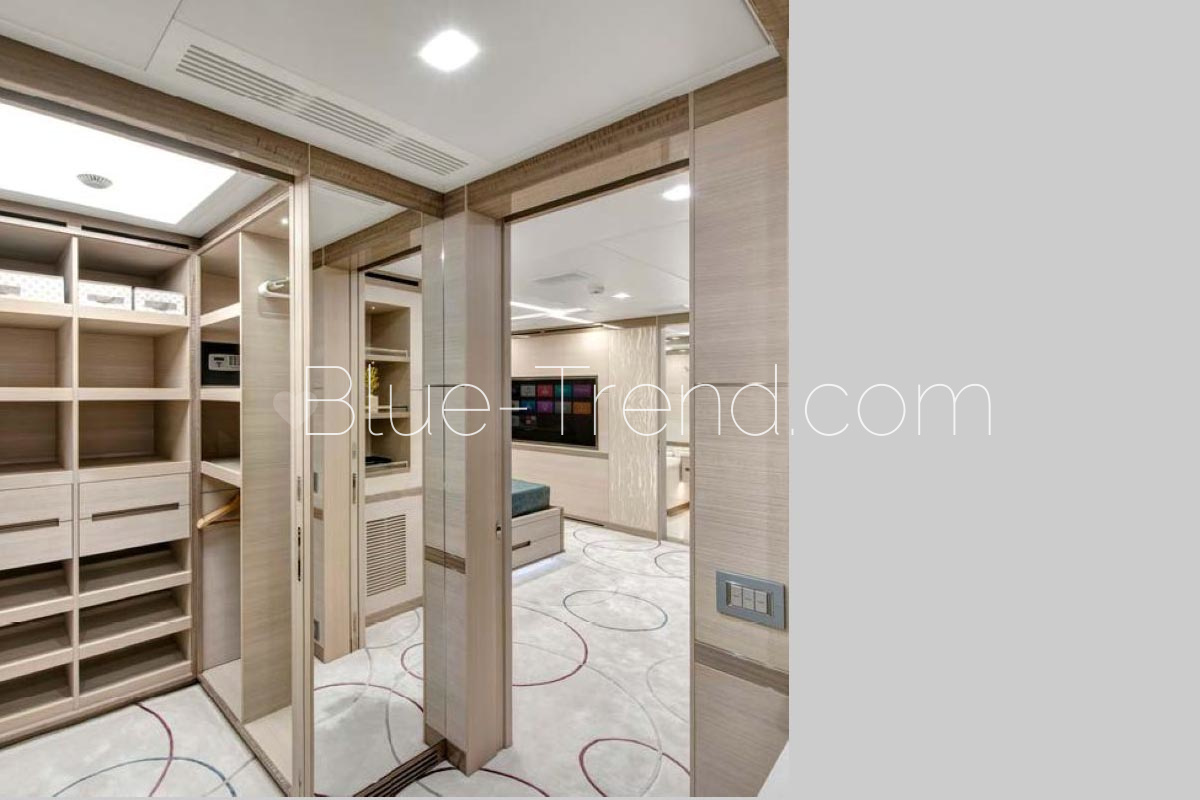 charter yacht CHARADE Master dressing charter yacht CHARADE Master dressing