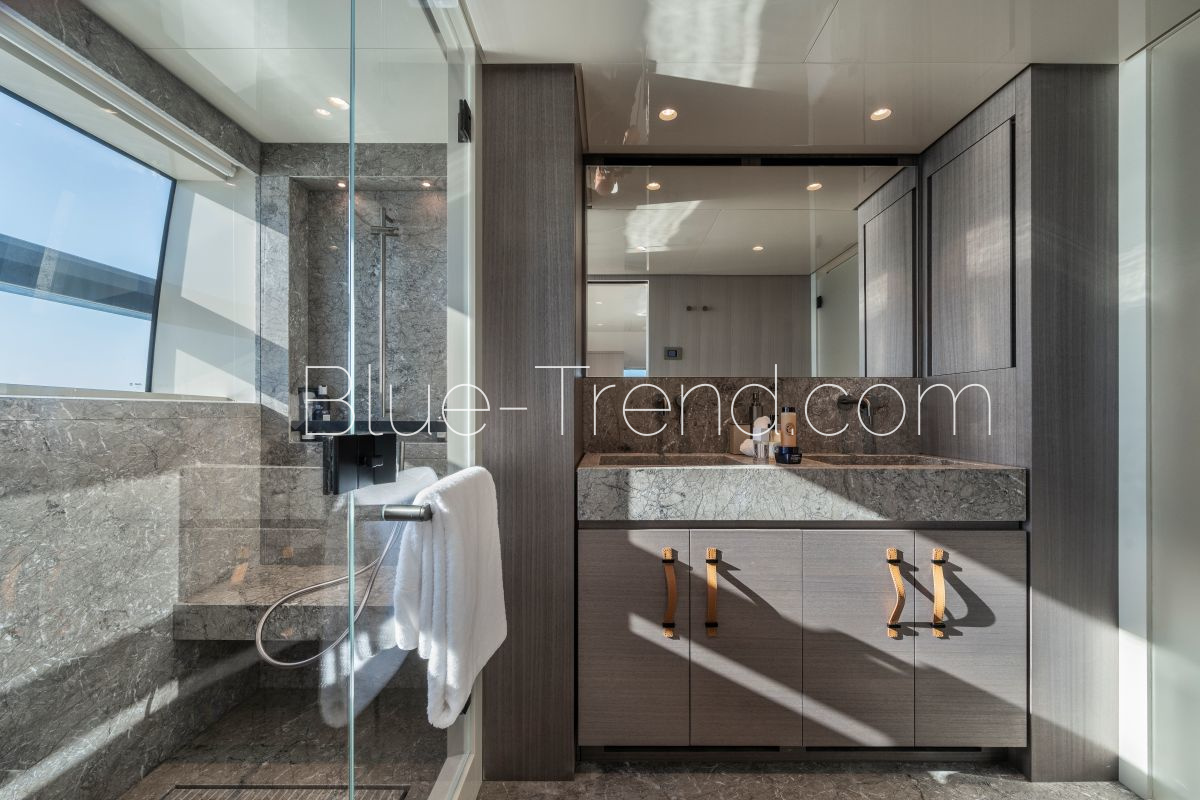 18 VAUBAN Master shower 18 VAUBAN Master shower