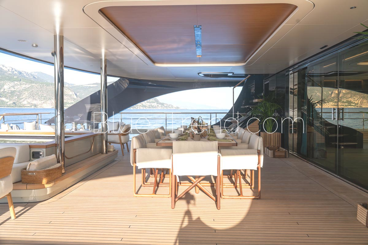 42,83m Rossinavi Catamaran al-fresco dining 42,83m Rossinavi Catamaran al-fresco dining