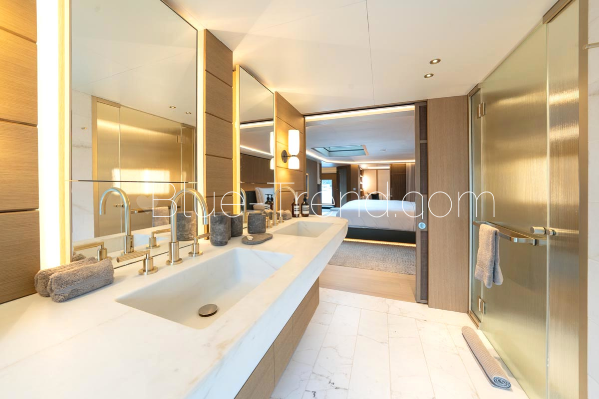 42,83m charter yacht SEAWOLF X Master ensuite 42,83m charter yacht SEAWOLF X Master ensuite
