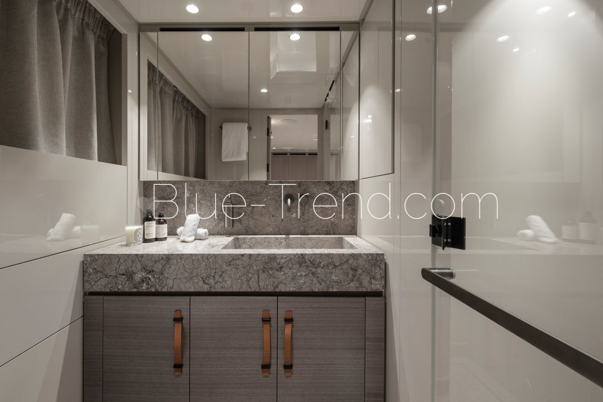 charter yacht VAUBAN guest ensuite charter yacht VAUBAN guest ensuite